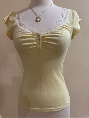 Guess Ribbed Scoop Lace-Trim Top in Pale Yellow